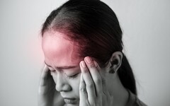 張誌家猝死前3個月莫名頭痛，出現5大徵兆，可能是動脈阻塞了