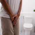 「尿尿出現4種狀況」恐是攝護腺肥大！ 夜間頻繁起床上廁所注意
