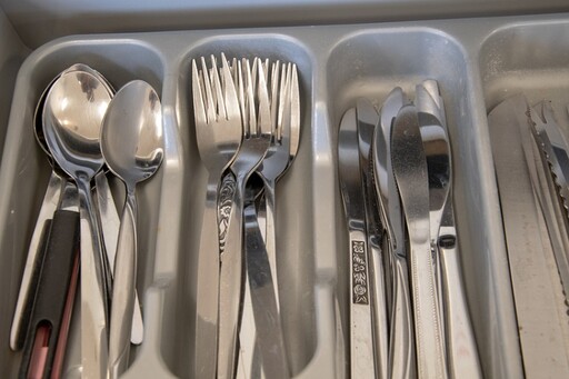 環保使用不鏽鋼餐具，專家認證「1號碼」更耐用！ 第1次使用前「塗抹1物」再清潔才乾淨