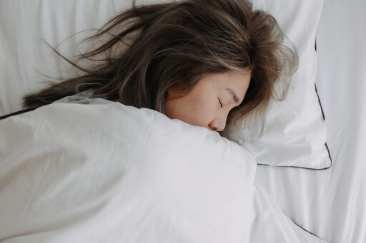吃得健康也沒用！醫示警「4種睡眠型態」罹糖尿病風險暴增 開燈睡覺中了