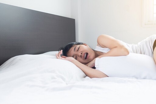 睡覺有「1症狀」耳聾風險激增2倍！醫示警 床伴也要小心聽力損失
