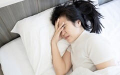 她昏睡醒來突無法自理，醫：低血糖害的！「常見7大症狀」曝 教5秘訣預防