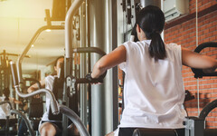 研究發現:體內肌肉量低，死亡風險增１倍，養肌策略，多做這２種運動