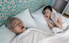 不只打呼！「睡覺冒7症狀」恐是睡眠呼吸中止症：醒來頭痛注意 醫曝5大危害