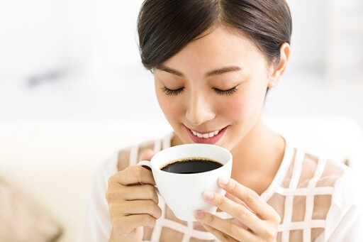 失眠、胃食道逆流不能喝咖啡？醫解答「一堆人搞錯6誤會」 配3杯水防腎結石
