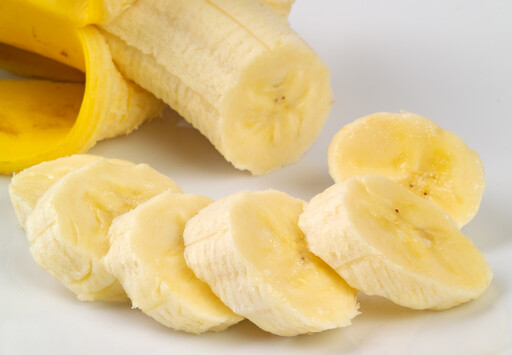 香蕉是快樂食物第一名，還能改善便秘，該如何選香蕉？營養師說選黑斑越多越醜得越好，真的這樣嗎？