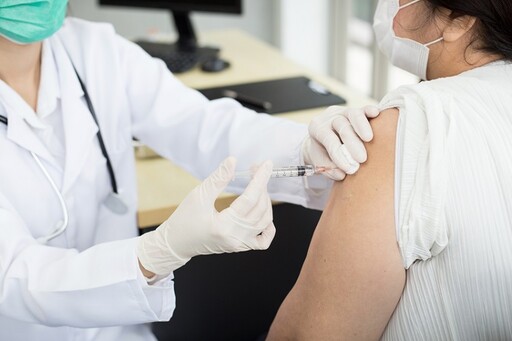 HPV疫苗打幾劑才夠？醫解答「常被問的4大QA」 男性、有過性行為都建議要接種