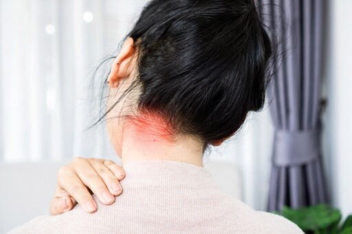 肩頸痠痛手部麻痺，居然是穿什麼內衣有關?