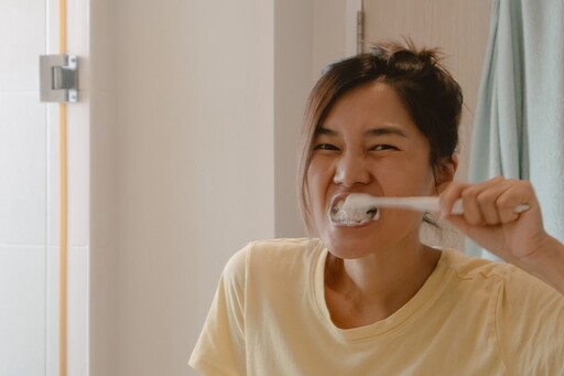每天努力刷牙卻還是蛀牙？ 醫揭「真正主因」超錯愕：全台不少人都中
