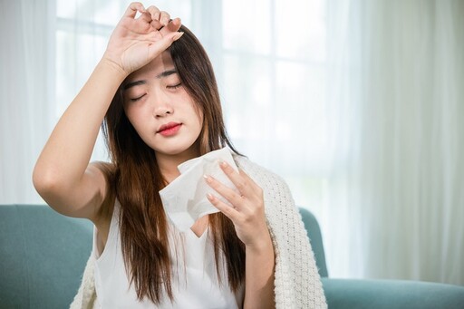 夏天「熱感冒」怎麼辦？醫揭好得快4招 睡覺電扇最好對這1處吹