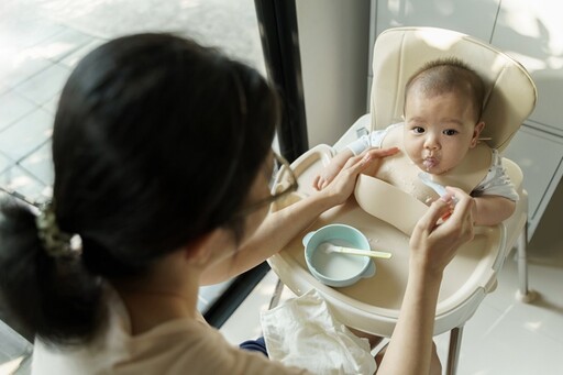 以為正確但都錯了！醫點名「寶寶吃副食品5觀念」恐害發展遲緩、易生病 太過清淡也中