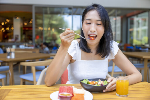 沒有香蕉！營養師大讚「10種解憂食物」吃了心情超好 咖啡、花生、全麥麵包上榜