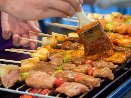 烤肉香腸、甜不辣別先吃！營養師推「1飲食順序」避免長胖 烤肉醬最好稀釋再刷