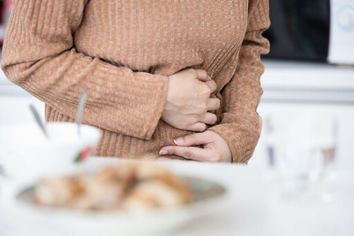 餐後腹脹、消化不良？營養師大推「6種食物」幫腸胃解壓 澱粉吃太多快來根香蕉