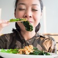 你吃的「這3類健康食物」恐讓胃更糟！ 醫示警：胃不舒服千萬別碰