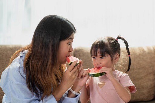 西瓜加「這1廚房調味料」變更甜！專家激推 擠一點檸檬汁營養加倍