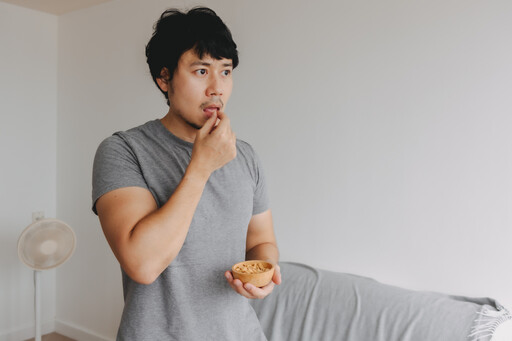 怎麼吃都胖、熬夜變難受？ 研究：人到「這2年齡」體質會出現大轉變