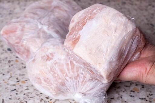 肉冷凍放太久變「喪屍肉」還能吃？醫曝「5跡象」早該丟了 最多只能解凍1次