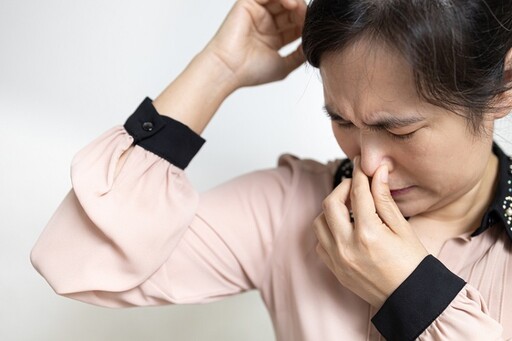 研究證實：壓力會讓你「聞起來像韭菜」，還會傳染焦慮給別人！ 醫教逆轉方法