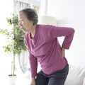 你每天吃的「這4種食物」恐讓骨質加快流失！醫示警 蛋糕、香腸上榜