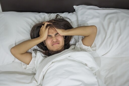 「今晚早點睡」結果又熬夜？你可能中了這3陷阱 醫教6招戒掉晚睡