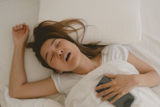 「5題自測」你是否有報復性熬夜傾向！覺得Me Time很重要就是警訊之一 醫教3招改善