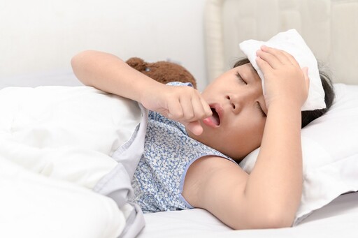 咳不停、燒不退？黴漿菌肺炎找上小孩，快篩＋對症治療助康復