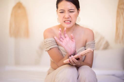 常常覺得手麻腳麻？ 醫曝「4種可能疾病」：小心是糖尿病上身了