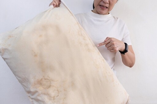 天天洗頭還是油？ 醫揭：可能不是洗髮精問題，而是你忘了洗「這4樣東西」