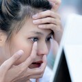 戴角膜塑型片就不會近視？眼科醫揭真相 5大事實你一定要知道