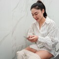別以為只是便秘！醫示警「這些排泄異常」恐是肝病前兆 尿液變深注意