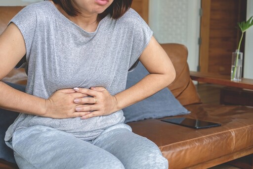 60歲婦人拔鼻胃管突發腹痛竟是腸道打結！ 醫師這招助她恢復正常進食