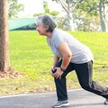 骨質疏鬆不只老年人！中醫點名「這3大體質」易中招 恐怕已悄悄發生