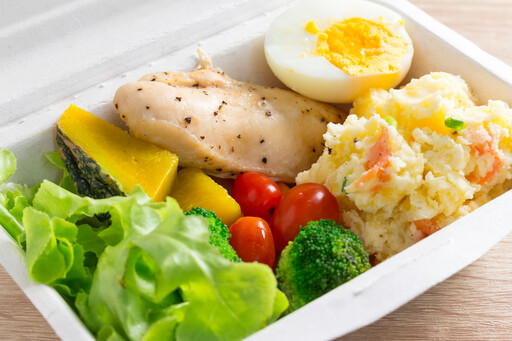 低碳飲食狂掉頭髮？你可能踩到「這3個陷阱」 營養師教補救吃法