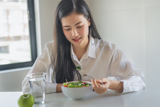 低碳飲食還瘦不下來？ 營養師揪「3大陷阱」：不只難燃脂，還可能變胖、糖尿病