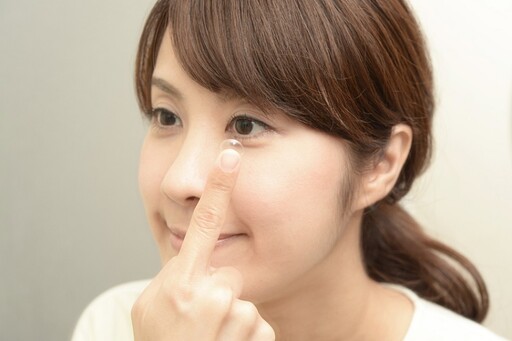 成人能戴角膜塑型片嗎？ 眼科醫曝「4大好處」：乾眼症、3C族都受益