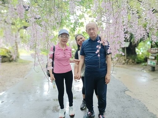 他真的失智了──病情急轉直下，甚至沒日沒夜地在外遊走