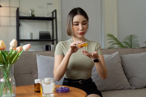 專家示警「這些食物」和藥物一起吃恐出事！ 香蕉、起司、全麥麵包都中鏢