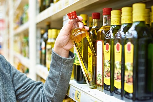 橄欖油錯誤保存恐害腸道、肝臟發炎!專家揭「正確存放」 深色瓶還不夠安全