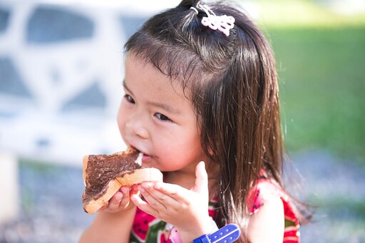 孩子長不高？專家曝「先停這2樣食物」試試看 早餐別再給牛奶＋吐司
