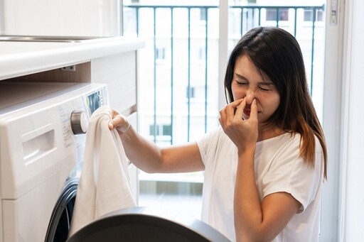 衣服洗完還有臭味？家事達人教你「1招解決」 再加1物還有殺菌效果