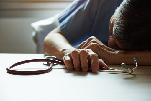 醫護猝死案例頻傳！ 專家揭「5大元凶」：第3點最常被忽視