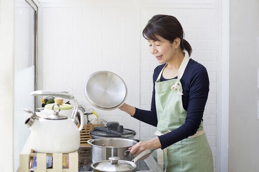 「這4種」夏天常吃的食物恐害你拉進醫院！醫嚴厲警告 現切水果也中