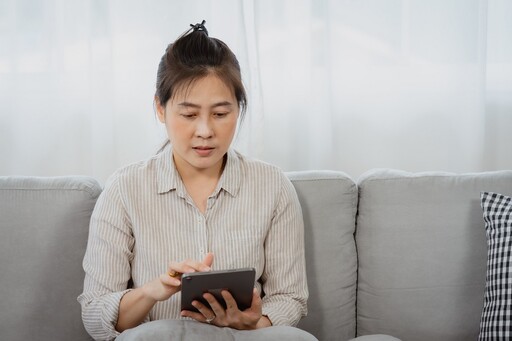 不到40歲就出現更年期徵兆？醫揭「4大元凶」 熬夜也中招