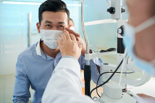 青光眼患者5年暴增！醫揭「背後原因」 新術式雙管齊下降眼壓