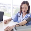 「每天這樣吃」血管彈性回春、心臟更強健！蘋果、黑巧克力上榜 醫認證