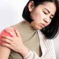 肩膀痛別忍！醫揭「4大徵兆」恐是旋轉肌袖破裂 打羽球、游泳、重訓族最易中鏢