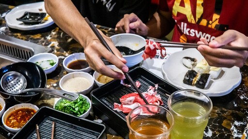 看似平常卻超毒！醫點名「這些常吃組合」＝致癌套餐 火腿蛋＋奶茶、火鍋搭沙茶都中
