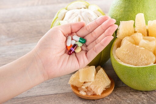 中秋吃柚子,營養要看品種、藥物族群要小心