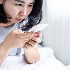 眼科醫點名「4種眼外傷」恐害白內障！完全沒料到 尤其年輕人常中招